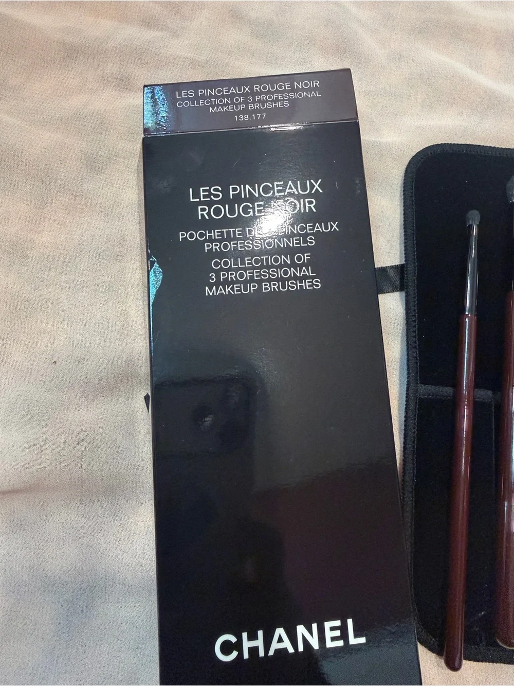 CHANEL Les Pinceaux Rouge Noir Collection Of 3 Professional Makeup Brushes